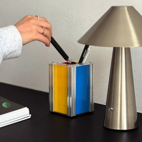 stationery-03052　Aluminum Frame Color Acrylic Penstand