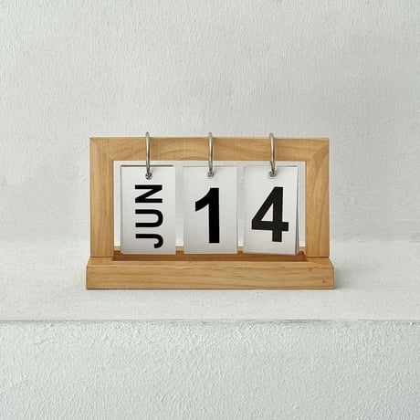 calendar-03027　Wood Frame Flip Tabletop Daily Perpetual Calendar
