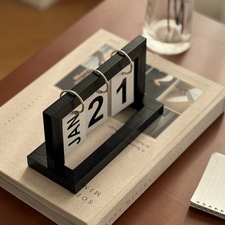 calendar-03027　Wood Frame Flip Tabletop Daily Perpetual Calendar