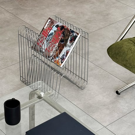 table-03230　Hourglass-shaped wire rack side table magazine rack