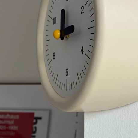 clock-03112　Cream Wall Clock For Corners only Silent