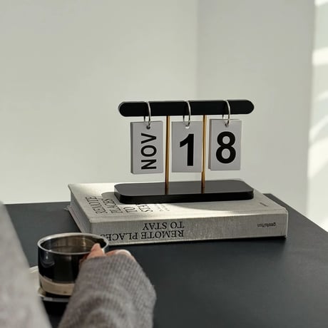 calendar-03028　Scoreboard Flip Tabletop Daily Perpetual Calendar