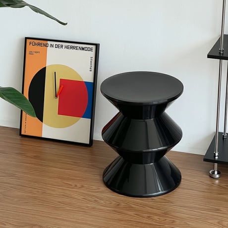 table-03099　Zigzag Stool Side Table