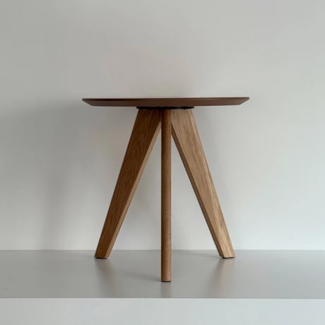 table-03185　White Oak Veneer Top Round Side Table