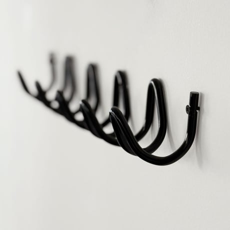 wall-03114　Loop Black 5 consecutive Hook Iron