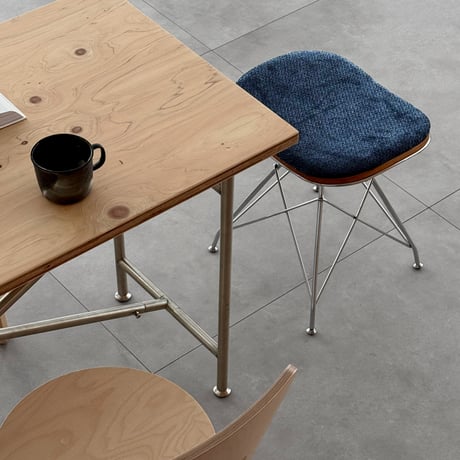 chair-03112　Fabric Seat  Wire Frame Stool H48cm