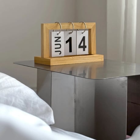 calendar-03027　Wood Frame Flip Tabletop Daily Perpetual Calendar