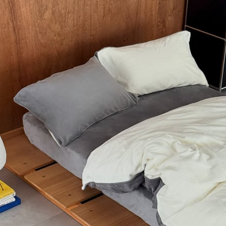 beddingsets-03130　Reversible Warm Fiber Flannel Bedding Set (White/Gray)