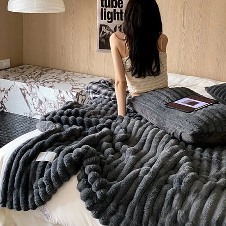 pillowcase-03014　Striped Rabbit Fur Fluffy Blanket and Pillowcase/Set of 2