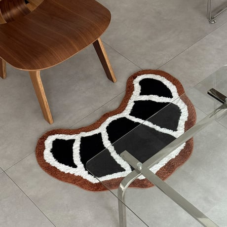 mat-03108　Croissant Shaped Rug 65x85