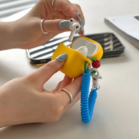 airpods-03004　Multicolor Strap-equipped AirPods Case