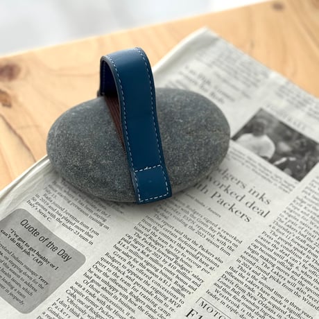 paperweigh-03002　Decorative Stone Paperweight with Vegan Leather Handle