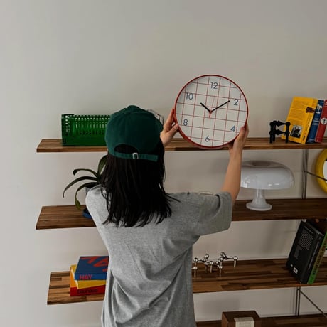clock-03105　RED Grid Pattern Round Wall Clock