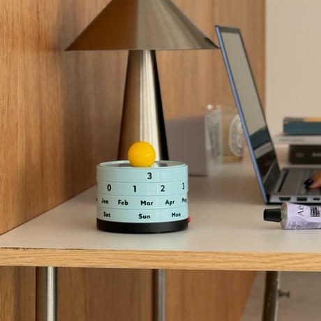 calendar-03034　Color Ball Rotating Tabletop Perpetual Calendar