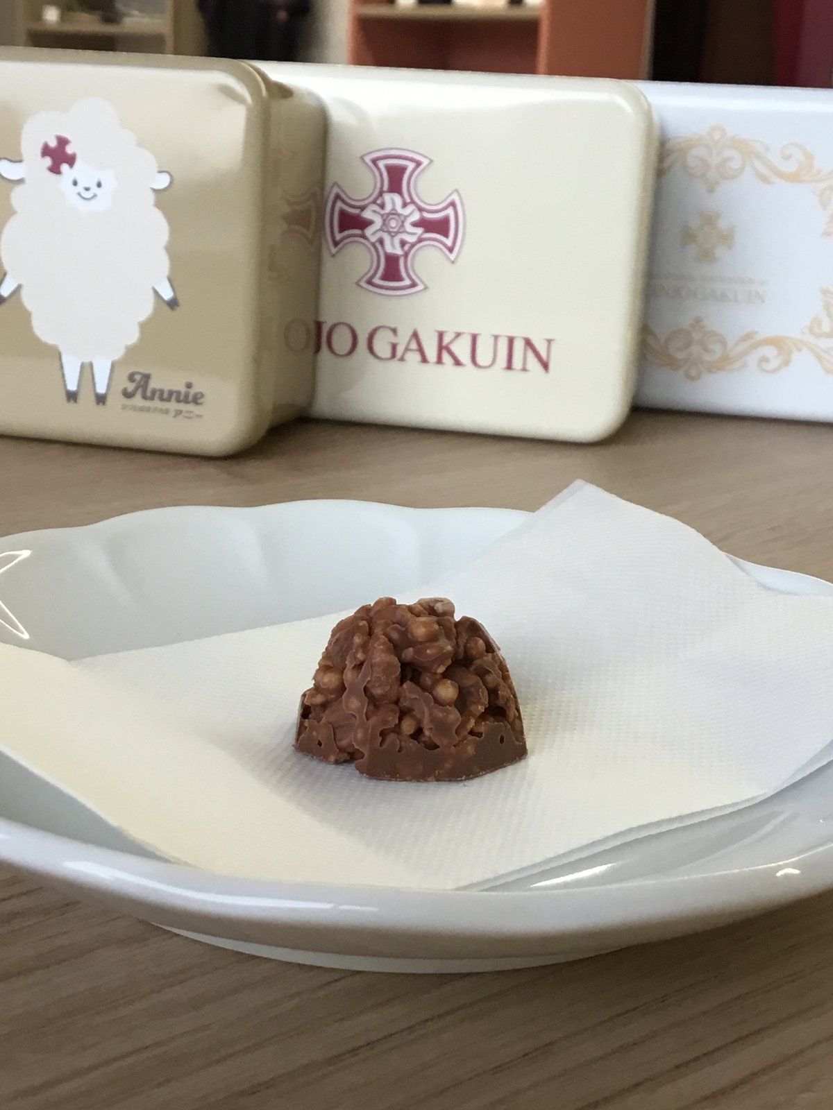 NEW】オリジナルお菓子缶（チョコクランチ8個入） | KINJO GAKUIN Onlin