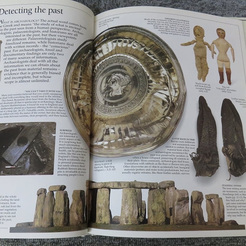 洋書】DK Eyewitness Guides: Archaeology ハードカバー –