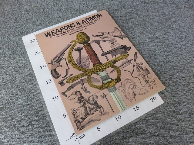 アブラメリンの魔術　1948年　洋書　ハードカバー　貴重 洋書】Weapons and Armor (Dover Pictorial Archive)