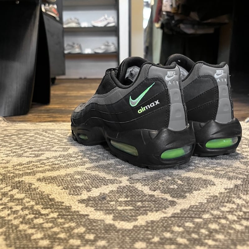 【匿名配送】激レア　ナイキ　海外モデル　外野手用 海外限定モデル】NIKE AIR MAX 95【エア マックス 95】BLACK/LT