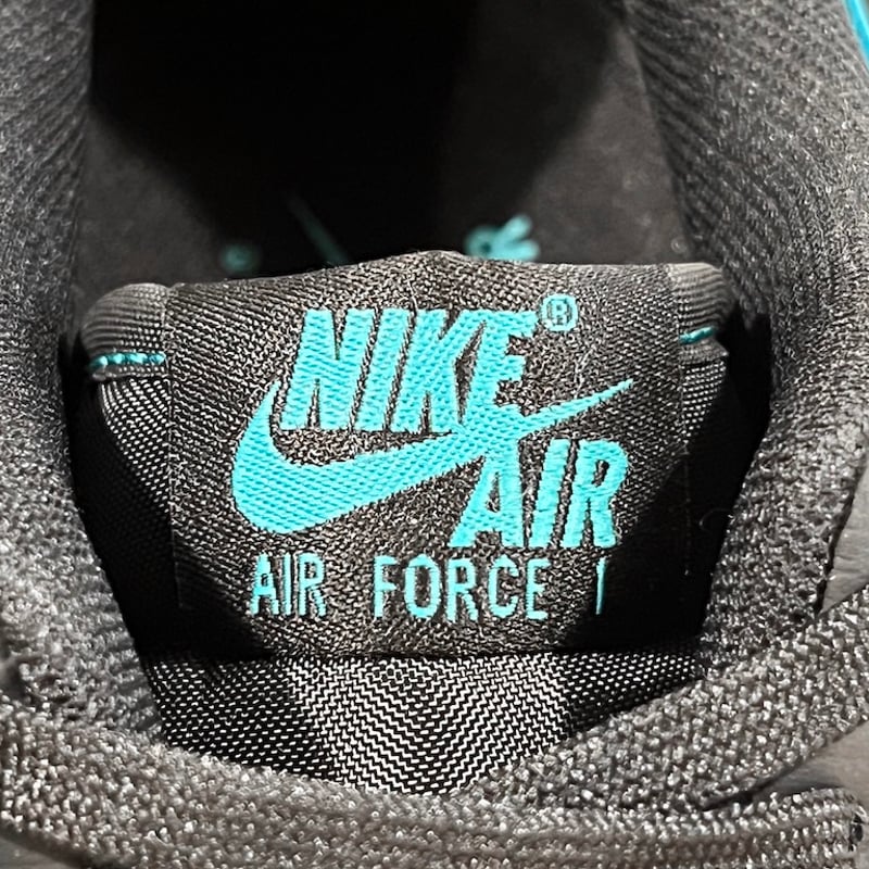 【匿名配送】激レア　ナイキ　海外モデル　外野手用 海外限定モデル】NIKE AIR FORCE 1 '07 LV8【ナイキ エアフォース1】B