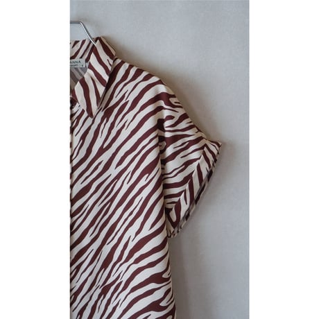 00's zebra short sleeve shirt