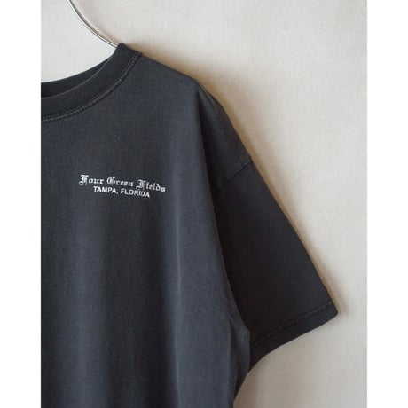 00’s GILDAN "Four Green Fields" crest print tee