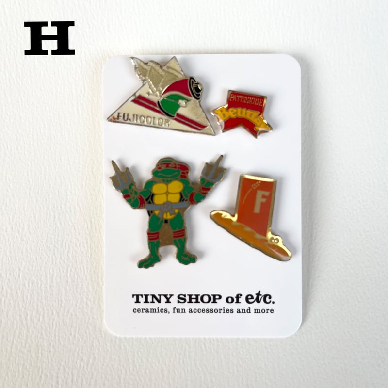 vintage pins set | TINY SHOP of etc.
