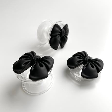 Mini black ribbon grip