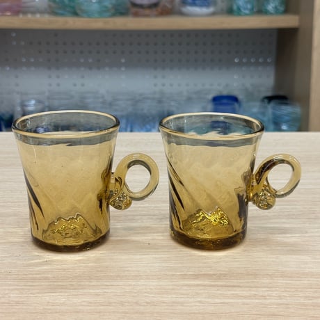 耐熱琉球ガラス　マグカップ（茶色アンバー）  波模様