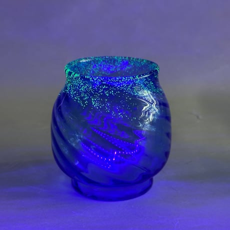 耐熱琉球ガラス　蓄光シリーズ　ランタングローブ（波模様）