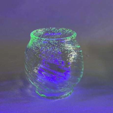 耐熱琉球ガラス　蓄光シリーズ　ランタングローブ（波模様）