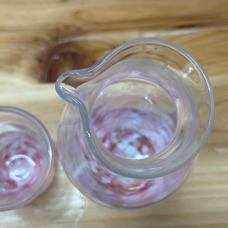 非耐熱）琉球ガラス 徳利とお猪口（2客）セット（桃色×白×朱色） 蓄光