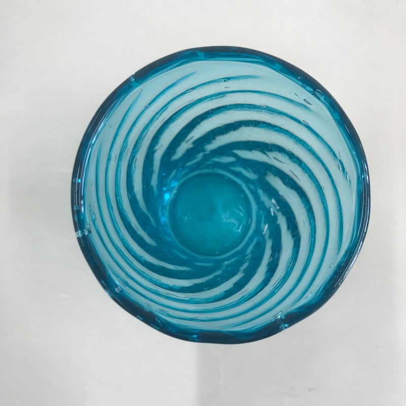 耐熱琉球ガラス グラス中 (波模様） 蓄光入り | 耐熱琉球ガラス工房 燈