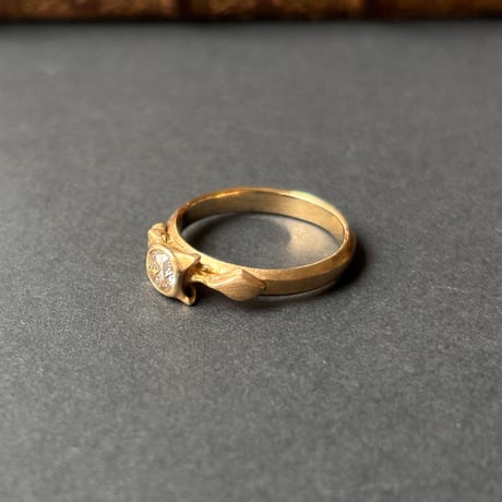 Light Brown Diamond Ring—聖杯—
