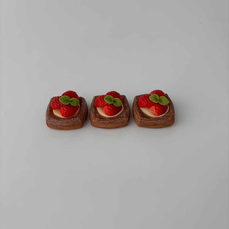 ミニチュア デニッシュ いちご デニッシュ いちご | Mrs.bakery