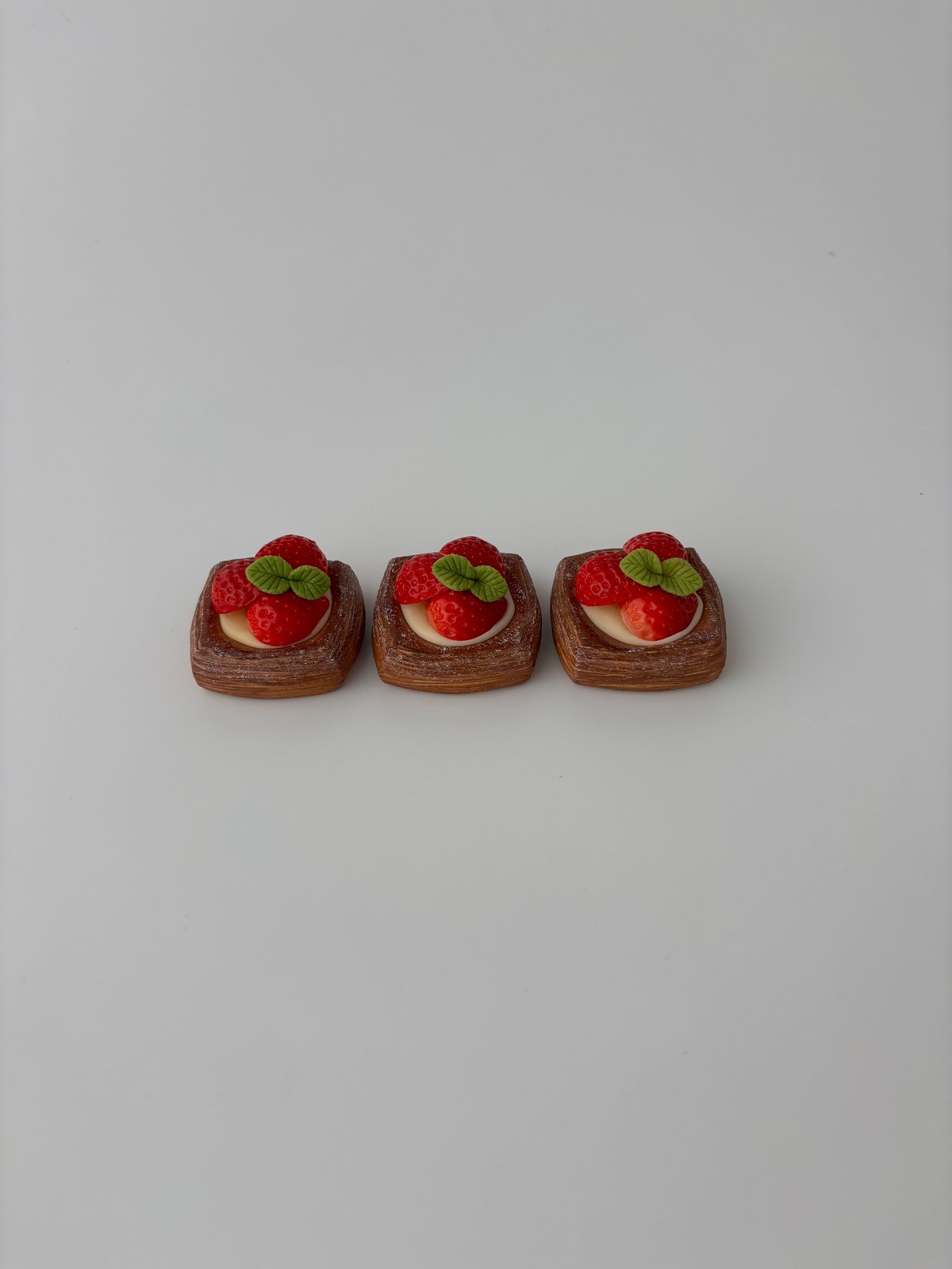 ミニチュア デニッシュ いちご fit=scale-down,w=1200