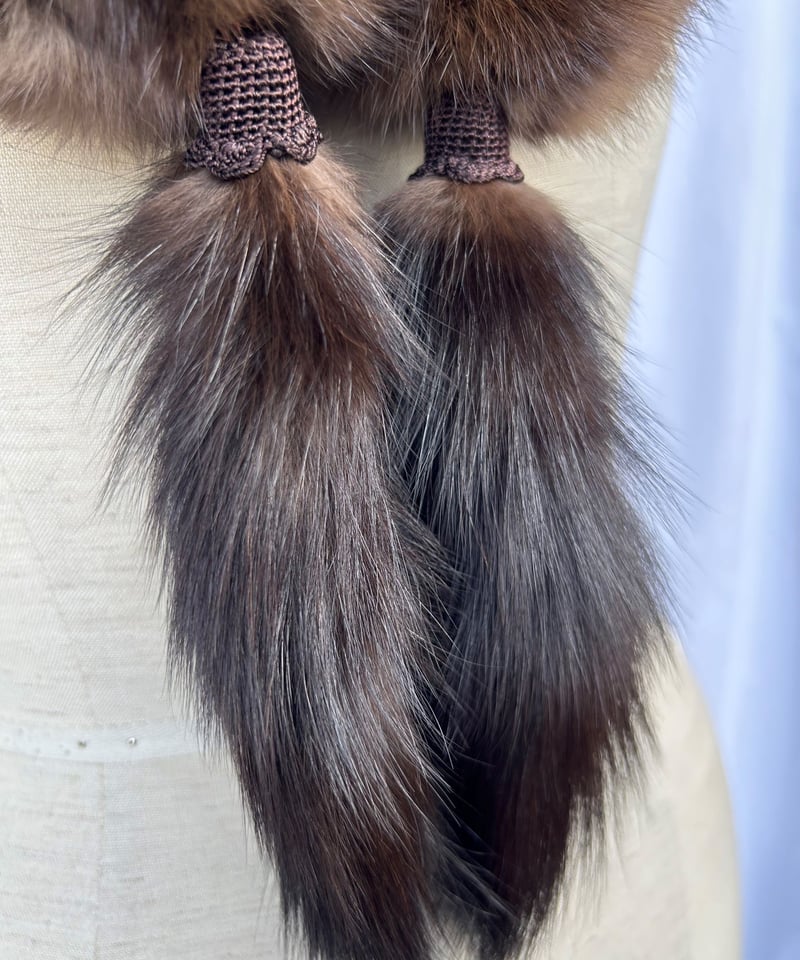 極美品　ソボル　ロシアンセーブル　大判ティペット　しっぽ付き　リアルファー 極美品ソボルロシアンセーブルリアルファー大判ティペットしっぽ付き