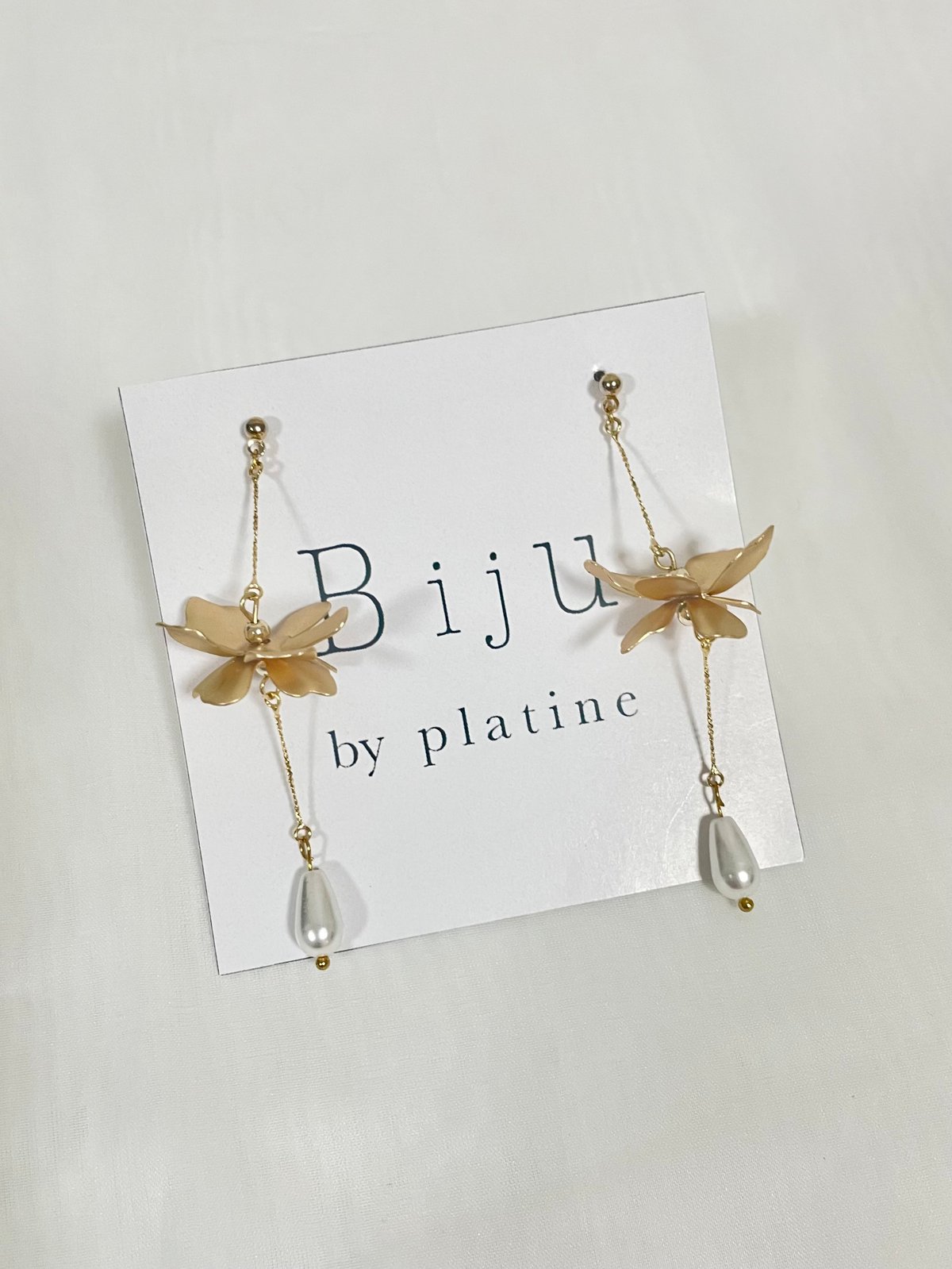 メタルフラワーピアス | Biju by platine