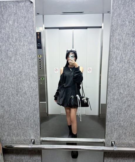 To me スウェットトップス【BLACK】