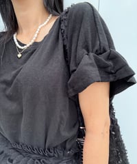 袖フリルTシャツ【BLACK】