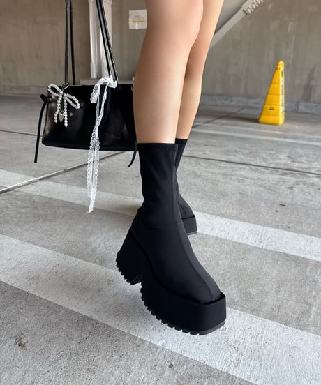 ロングハンドルチャームバッグ【BLACK】