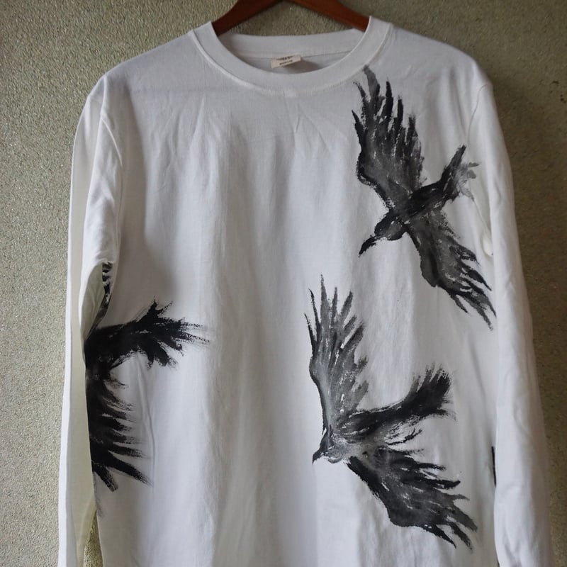手描きTシャツ「飛び立つカラス」長袖Mサイズ | 亀之山農園