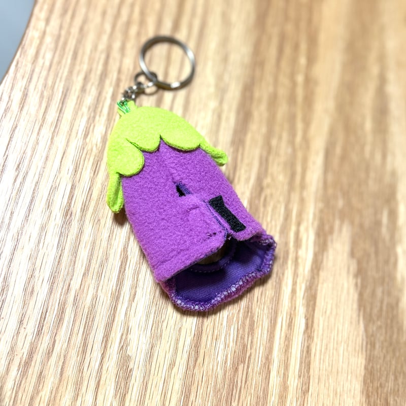 ナスビの被り物キーホルダー | 天竺川原イベントGOODS