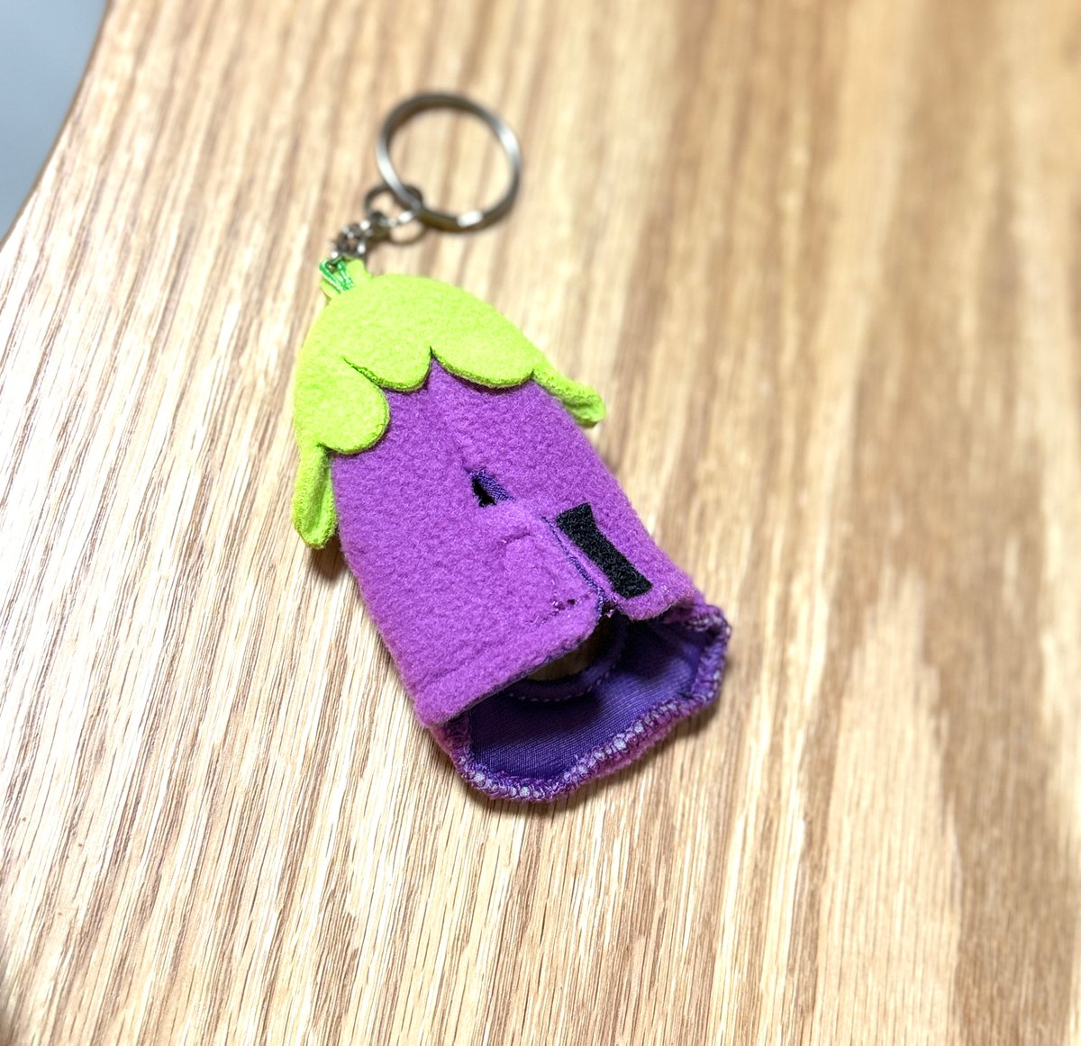 ナスビの被り物キーホルダー | 天竺川原イベントGOODS