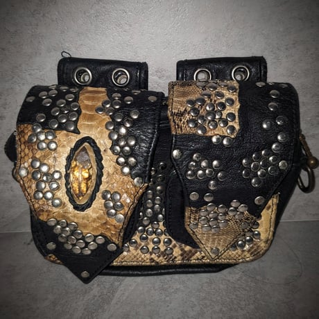 【Kmrii】00s python studs pouch