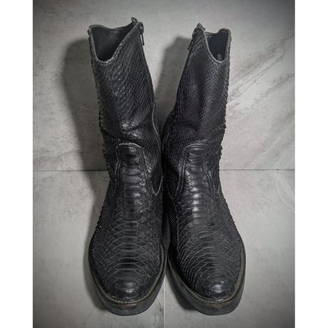 【shellac】black python curved zip boots