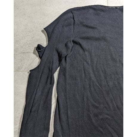 【LOST & FOUND by ria dunn】distressed bone knit