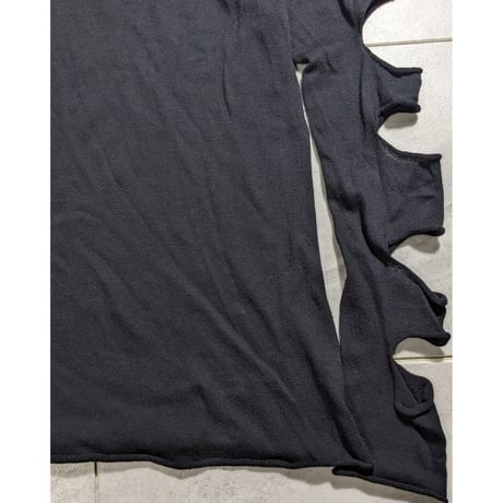 【LOST & FOUND by ria dunn】distressed bone knit