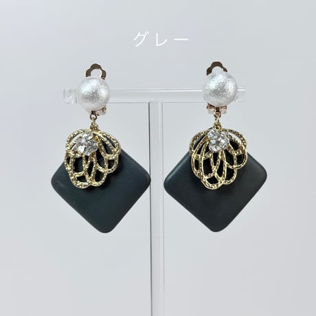 パール×ビジュー付きスクエアレザー