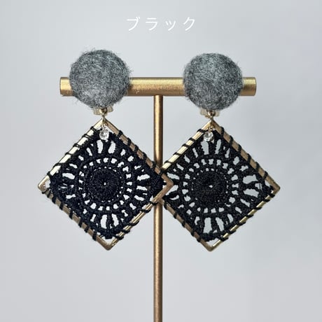 フェルト×ニット刺繍スクエア