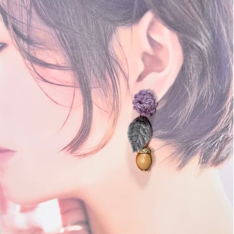 フェルトフラワー×リーフ付きどんぐり